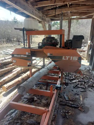Wood mizer Sawmill LT15, very good condition. 2 canterhooks, 32 blades.