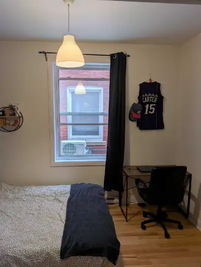 English to follow * ️ Chambre à louer dans coloc sympa — Mile End, Montréal ️ Disponible le 1er sept...