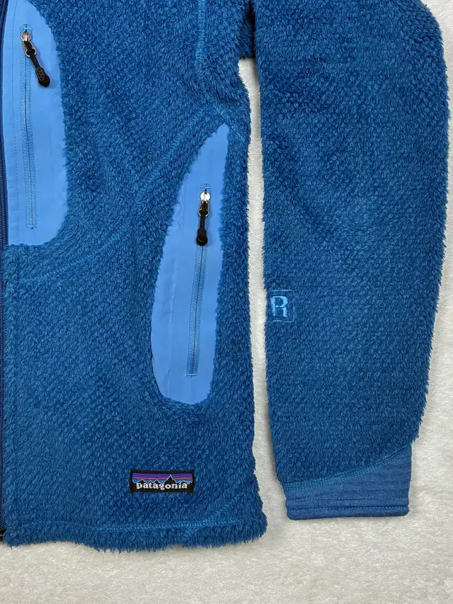 Patagonia R2 Regulator High-Loft Fleece Jacket - Women's Size XS in Women's - Tops & Outerwear in St. Albert - Image 3