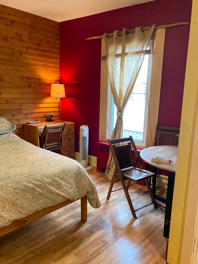 Beau petit studio tranquille dans St-Jean Batiste — photo 1