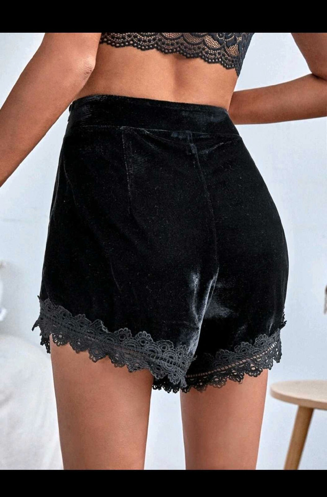 Lace velvet shorts  in Women's - Bottoms in City of Toronto - Image 2