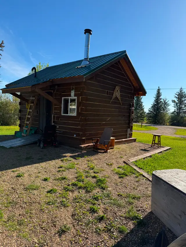 Tiny House Real Log Cabin plus land available in Houses for Sale in Dawson Creek - Image 12