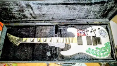 Ultimate Jackson Dinky-EMG-81x, AB, EXP, Kill Sw,18v& Floyd Rose, View more