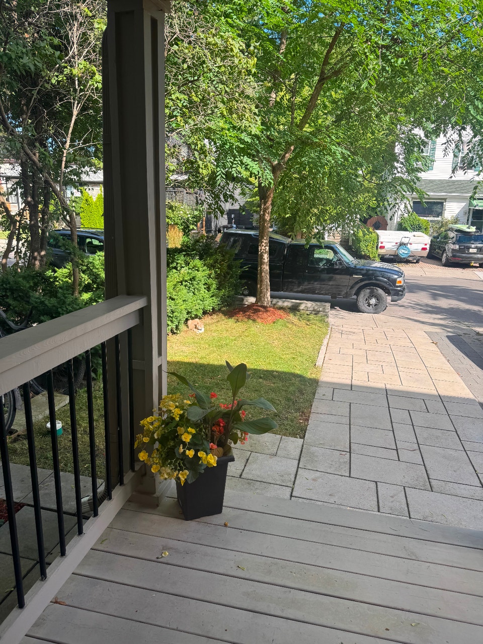 For Rent Semi-Detached House  on Woodbine Corridor 2