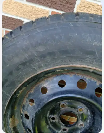 Pneu hiver Nordman 7 225/70R16 avec jantes