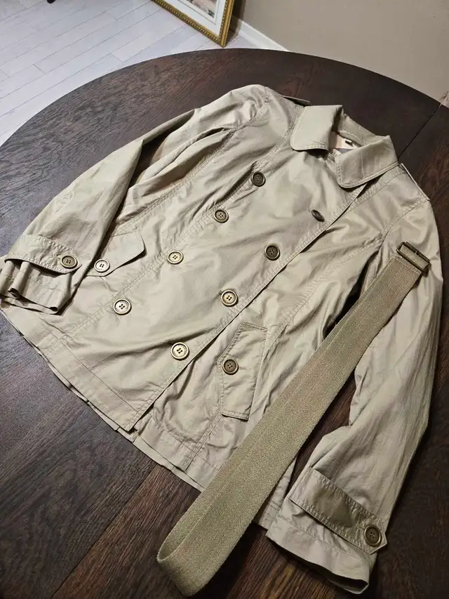 Burberry Brit Trench Coat in Women's - Tops & Outerwear in Mississauga / Peel Region - Image 3