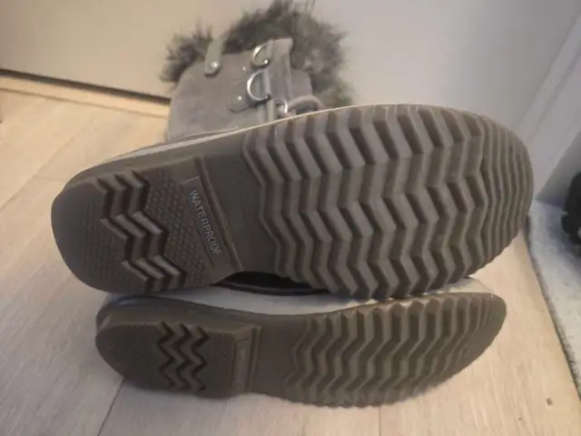 Sorel Women's Winter Boots Size 8.5 in Women's - Shoes in Calgary - Image 10