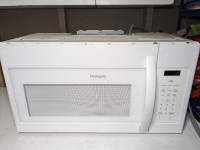 Microwave Over-the-Range Frigidaire 30" wide - Works Like New