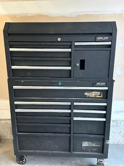 Tool box for sale,it comes with keys to lock box. One of the small drawers doesn't lock. Throwing in...