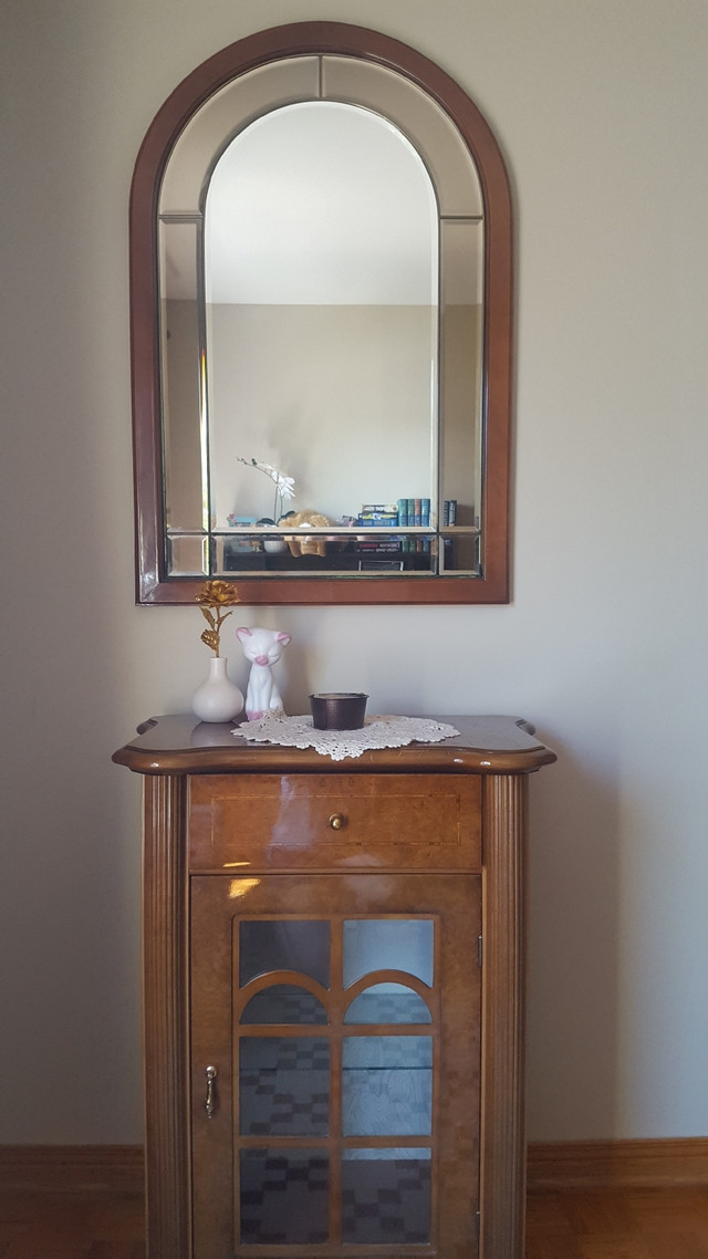 Mirror and cabinet set dans Buffets et vaisseliers  à Ouest de l’Île
