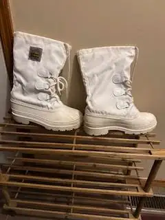 For Sale Mens Kamik Size 9 Winter Boots, Great Shape, $20 Cash Only Please ,Located in Sherwood Park