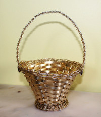 Metal Wire Woven Decorative Flower Basket
