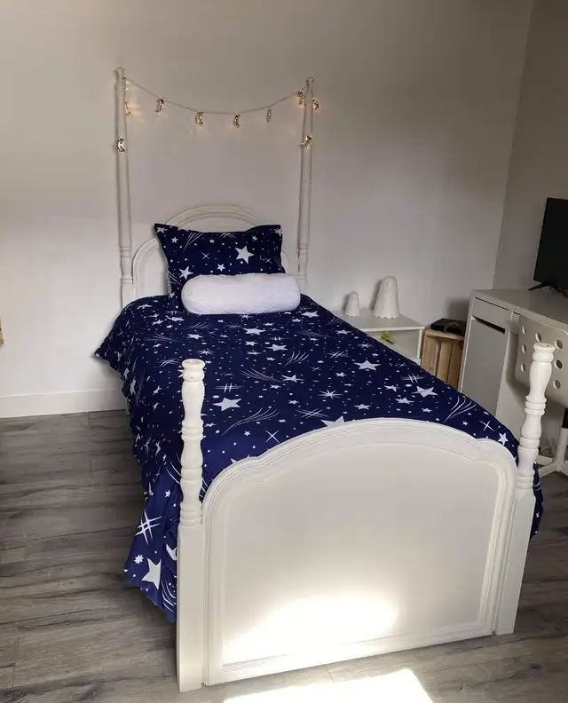 Lit simple in Beds & Mattresses in West Island - Image 2