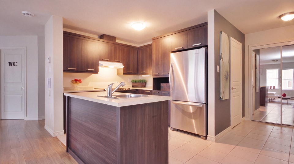 50% Off 1st Month Brossard Renovated Condo 4 1/2 with balcony 2