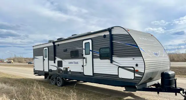 2019 Aspen trail Holiday Trailer  in Travel Trailers & Campers in Fort St. John - Image 5