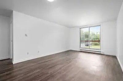 Transfert de bail – Appartement 3½ à Boucherville, près du terminus Montarville, du Maxi et du fleuv...