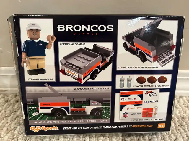 Denver Broncos LEGO - 2 sets  in Toys & Games in Winnipeg - Image 8