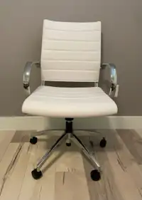 BRAND NEW: GM Seating Ribbed White Leather Office Chair