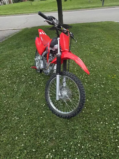 Selling my 2023 crf125f cause I have simple outgrown it, its a great bike nothing wrong with it $4,8...