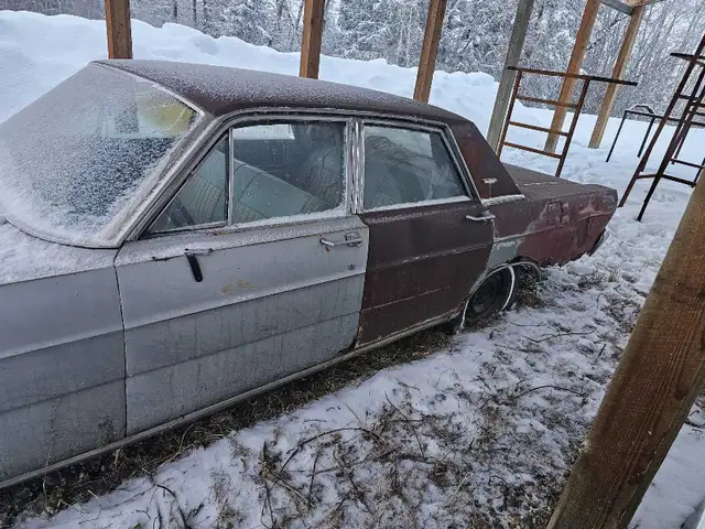 1965 Galaxie 500 4 dr for parts in Classic Cars in Grande Prairie - Image 3