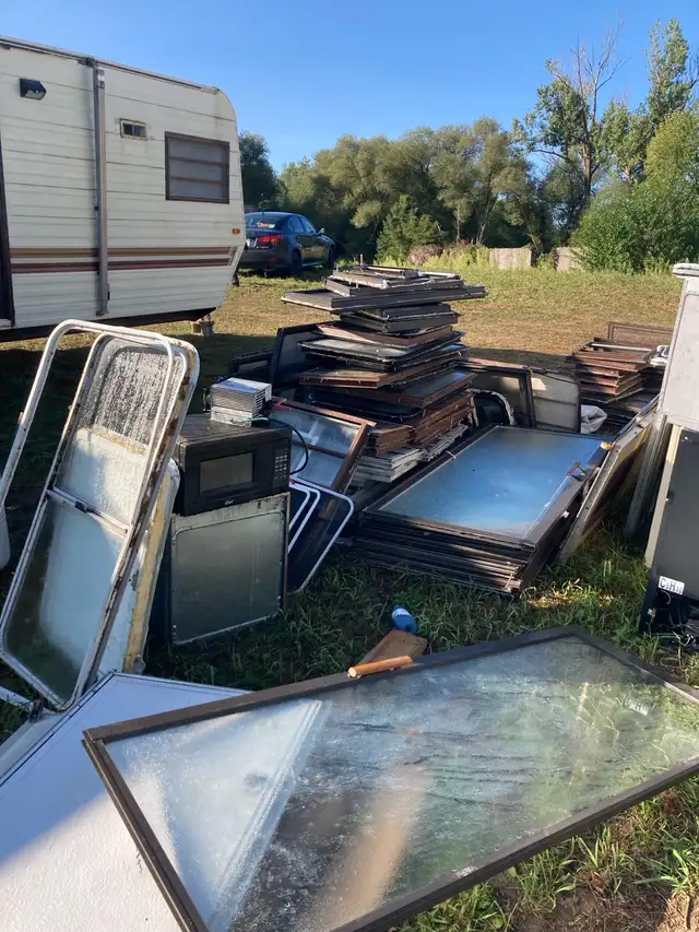 80 camper trailers parts windows doors tiny homes sheds living in RV & Camper Parts & Accessories in Barrie - Image 11