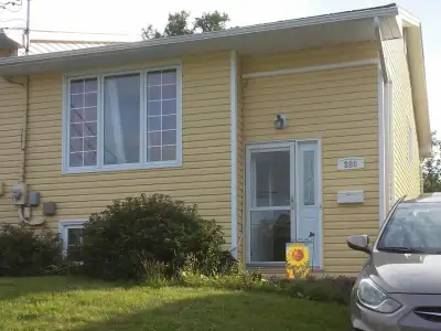 Shared bathroom, kitchen and laundry, detergent inc. On bus route,, parking available in driveway. C...