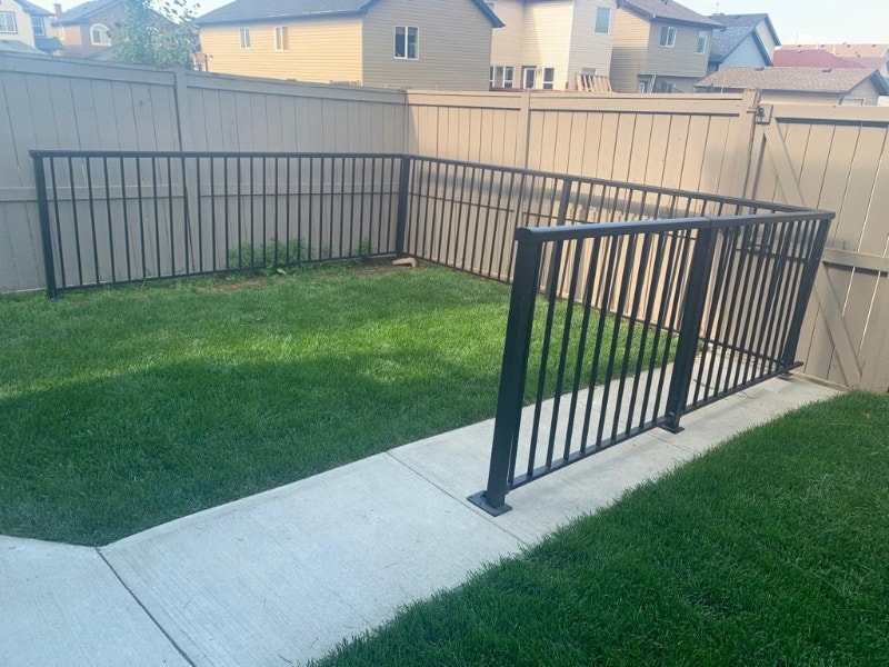 Black Aluminum Deck Railing (Around 33 Feet) Decks & Fences Calgary Kijiji
