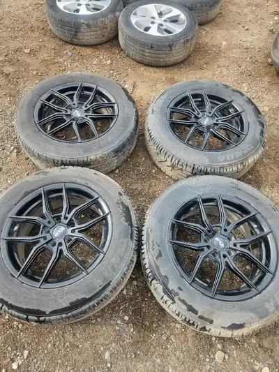A set of all season tires with rims came off 2017 jeep patriot please contact us for more informatio...