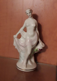 Venus porcelain statuete