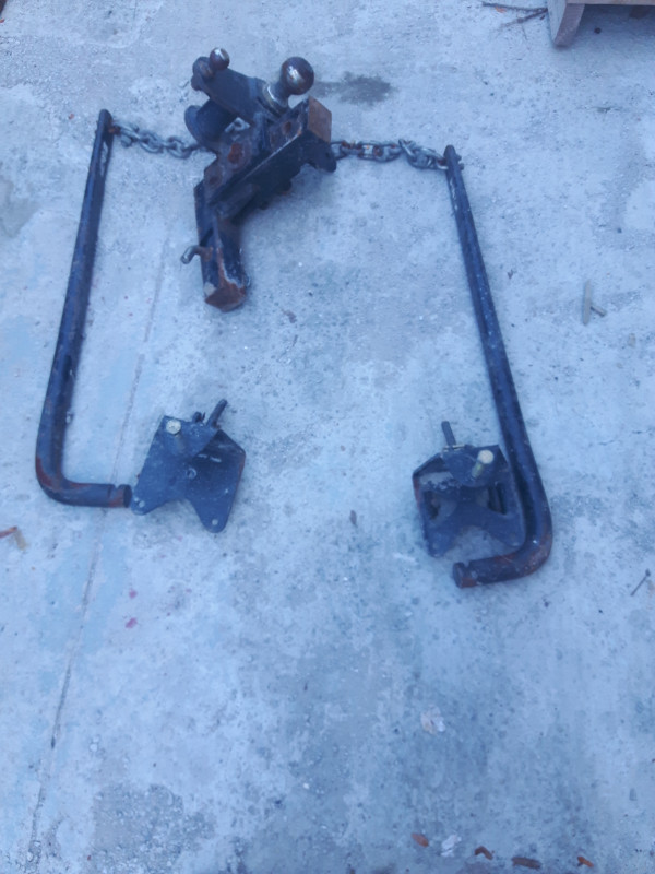 Hitch with stabilizer, weight distribution $200 in Other in Mississauga / Peel Region