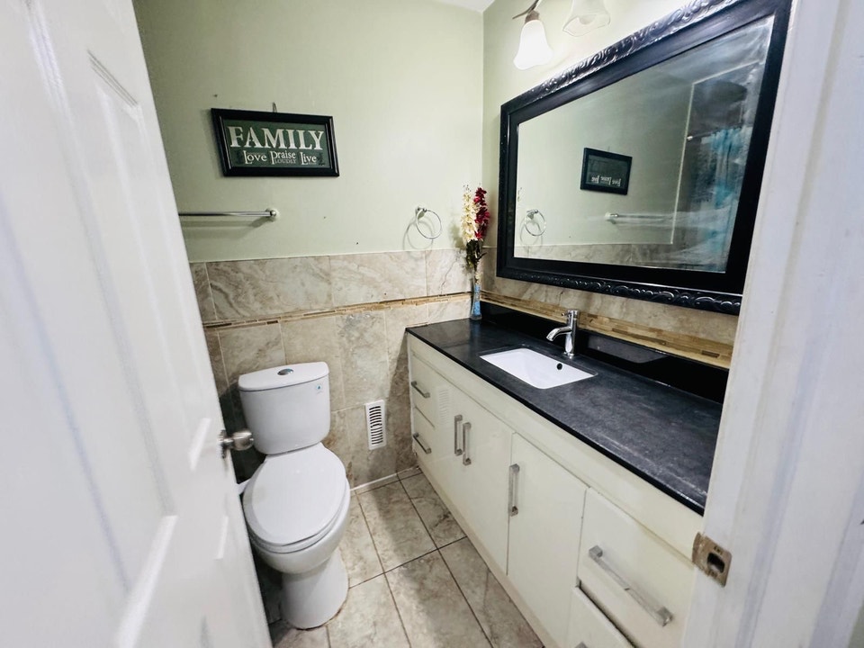 3 Bedroom house available in Malton 2