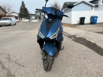 Hi selling my 2022 GIO e scooter in a perfect condition has no issues at all drives very smooth and...