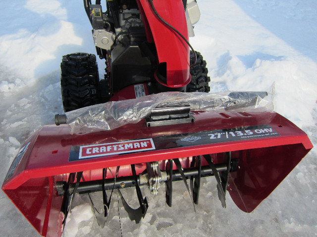 **SNOW BLOWER THROWER!~CRAFTSMAN 27in, 9hp in Snowblowers in Kingston - Image 2