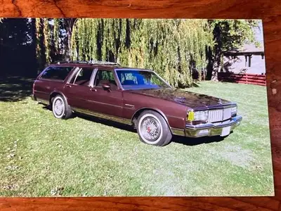 5.0 lt engine, 4 speed transmission, brand new white wall tires. very clean, well taken care of. Up...