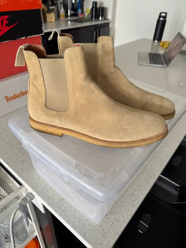 Common Project Chelsea Boots in Men's Shoes in Markham / York Region - Image 2
