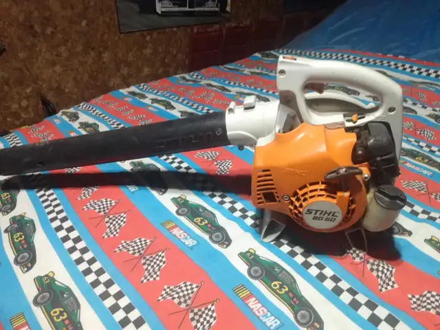 STIHL BG 50 BLOWER in Lawnmowers & Leaf Blowers in Windsor Region - Image 3