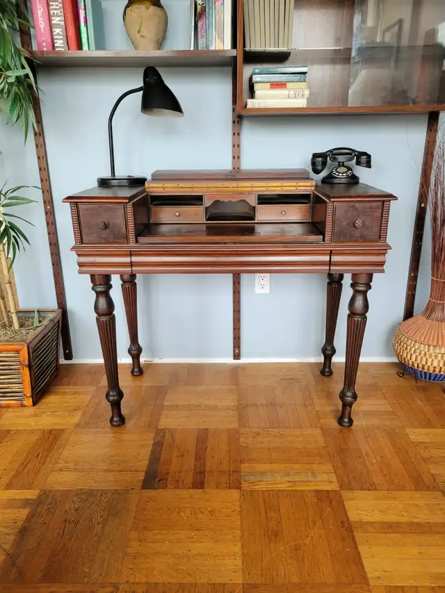 Antique Victorian Mahogany Secretary Desk in Desks in Downtown-West End - Image 3