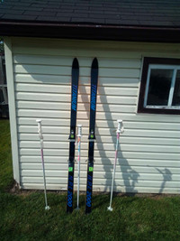 Downhill skis &amp; poles