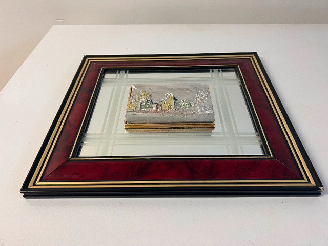 Framed bas-relief sculpture BUILDINGS SILVER & GOLD 35.5"X31.5" in Arts & Collectibles in Longueuil / South Shore - Image 4