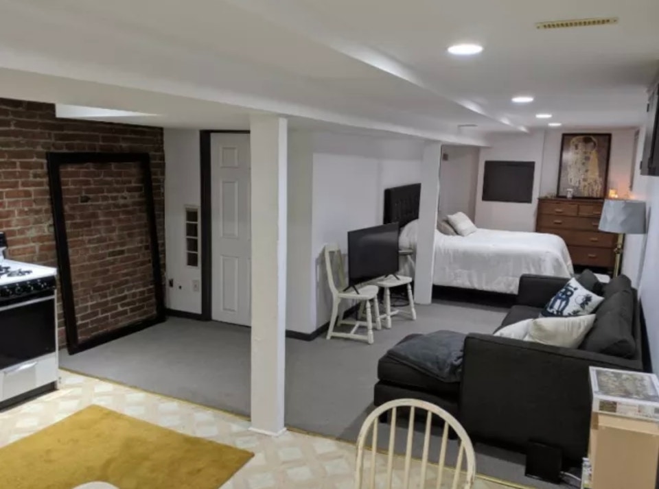 Beaches Bright Bachelor Apartment 3