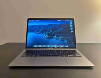 Macbook M1 In mint condition 