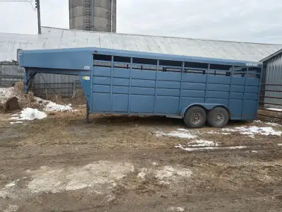 2005 gooseneck 20ft cattle trailer selling because we bought a new one breaks and lights all work as...