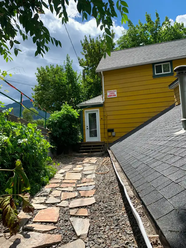 Nelson Downtown Heritage  3 bedroom with Lower Level Shop in Houses for Sale in Nelson - Image 14