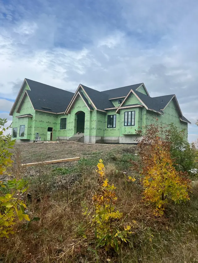 LO- COST  ROOFING in Roofing in Winnipeg - Image 8