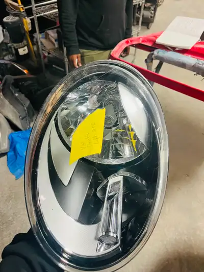2012 VW Beetle headlight Halogen (Left) OEM part PRICE : 180$