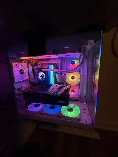 I'm selling a high-performance gaming PC featuring an Intel i7-12700kf processor, a Gigabyte Aorus R...