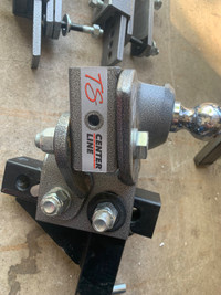 Trailer hitch/leveling system 