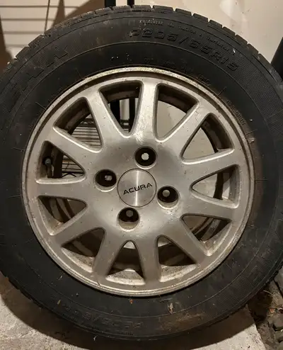 P205 65 R15 Good tread Need air /reset 4 tires / 4 rims