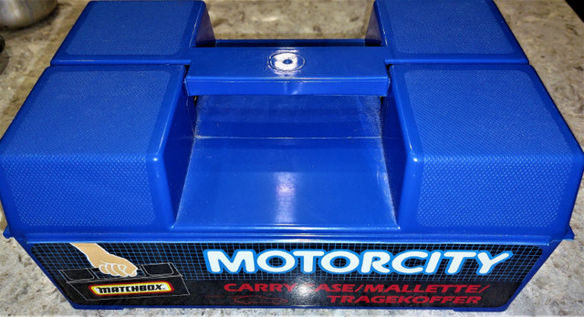 MATCHBOX CARS CARRYING CASE WITH 24 CARS 1:64 in Toys & Games in Guelph - Image 3