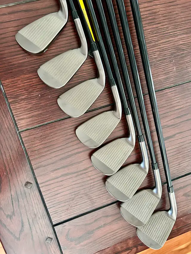 JPX EX FORGED iron set, RH,, REG Graphite,  4-PW, GW in Golf in Campbell River - Image 6